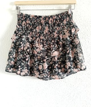 Falda Zara floral con volantes fruncida talla 34