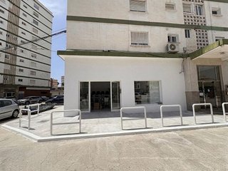 Local comercial en alquiler en Paseo Marítimo de Levante en Vélez-Málaga