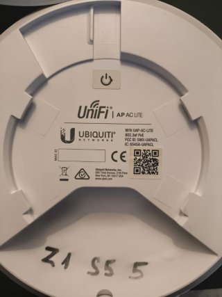 6 x Ubiquiti UniFi AC Lite + Soportes
