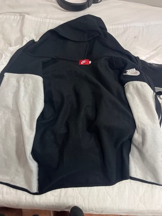 Sudadera Nike Tech Gris y Negra