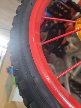 Bicicleta Spiderman Infantil con 2 ruedines atrás