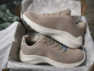 Zapatillas Skechers Beige y Dorado