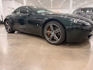 Aston Martin DB9 2011