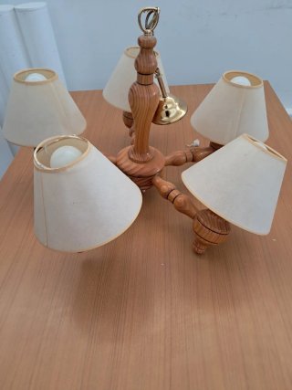 Lámpara de techo madera clásica