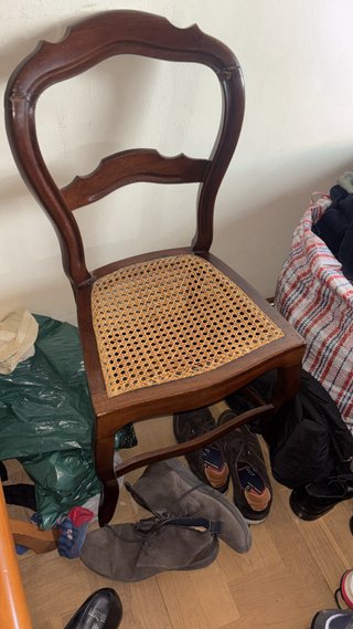 Silla colonial restaurada madera y ratán