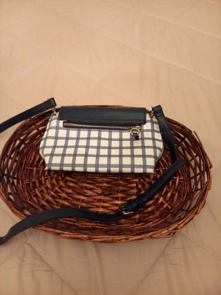 Bolso de hombro cuadros azul y blanco