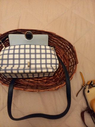 Bolso de hombro cuadros azul y blanco