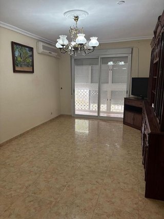 Piso en alquiler en Tres Huertas - El Torrejón - El Cerezo en Sevilla