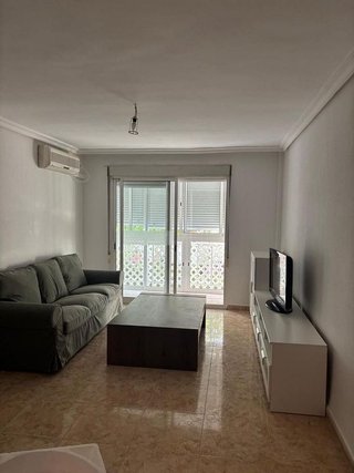 Piso en alquiler en Tres Huertas - El Torrejón - El Cerezo en Sevilla