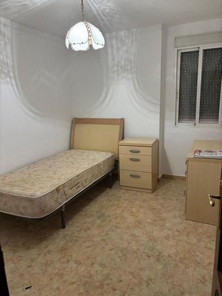 Piso en alquiler en Tres Huertas - El Torrejón - El Cerezo en Sevilla