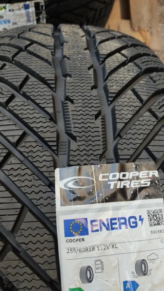 Neumático Cooper Discoverer Winter 255/60R18