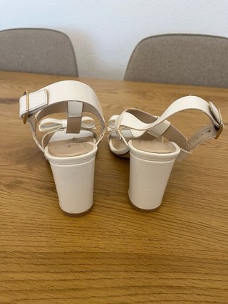 Sandalias tacón blancas lazo Talla 37