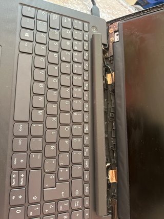 Lenovo V330 para piezas o reparación