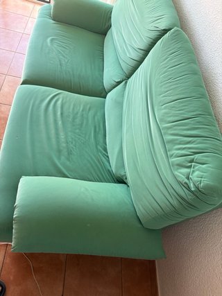 Sofá verde de tela