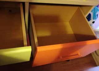 Cómoda infantil de madera robusta (9 cajones)