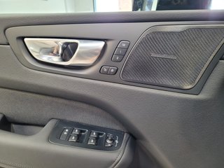 Volvo XC60 2.0 B5 G AWD Plus Dark Auto