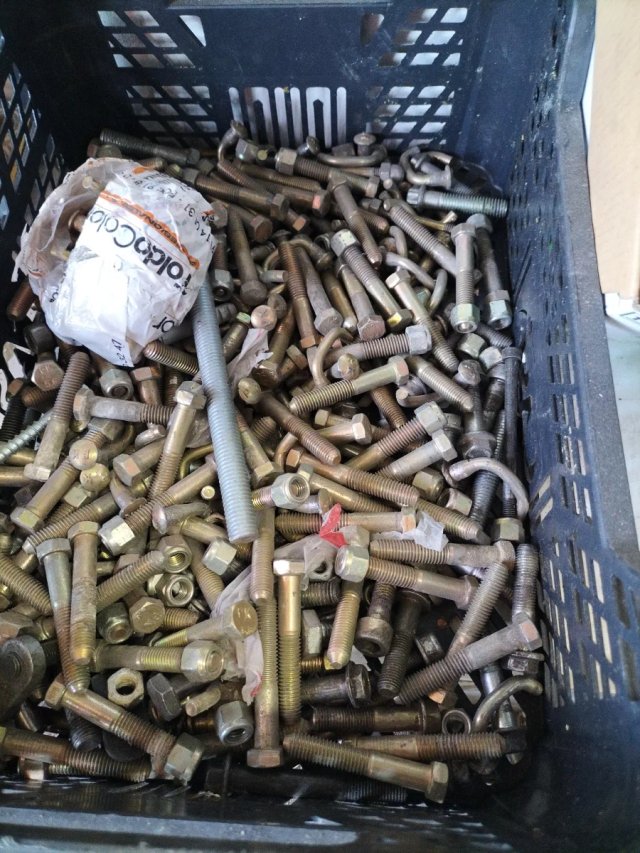 Lote de tornillería, pernos y pasadores