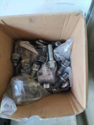 Lote de tornillería, pernos y pasadores
