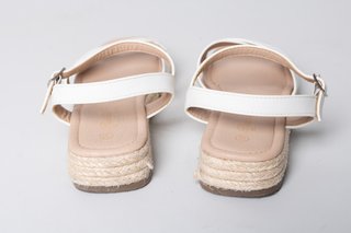 Sandalias blancas de niña de cuña esparto Talla 36