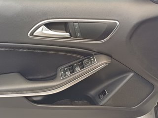 Mercedes-Benz GLA 200-2016