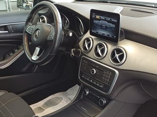 Mercedes-Benz GLA 200-2016