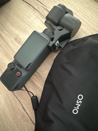 DJI Osmo Pocket 4 Creator Combo