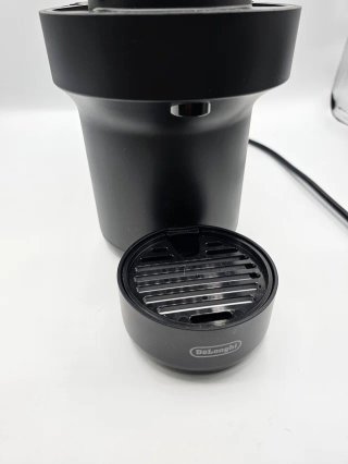Cafetera Nespresso Vertuo Pop Negra + Capsulas
