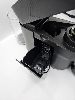 Cafetera Nespresso Vertuo Pop Negra + Capsulas
