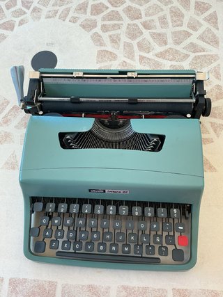 Máquina de escribir Olivetti Lettera 32