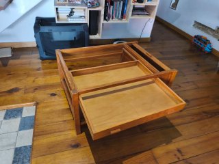 Mesa de comedor de madera