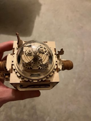 Robot de madera para montar