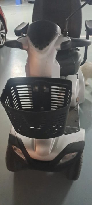 Scooter movilidad 4 ruedas eléctrico