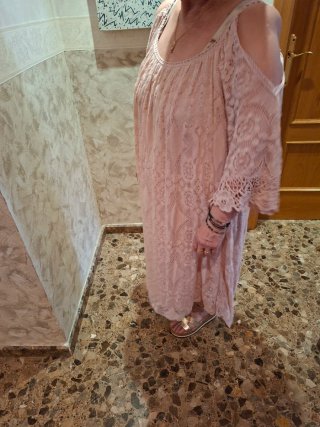 Vestido encaje rosa hombros descubiertos T.XXXL