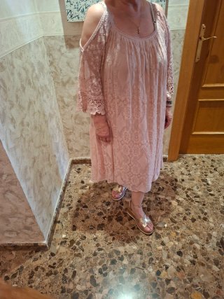 Vestido encaje rosa hombros descubiertos T.XXXL