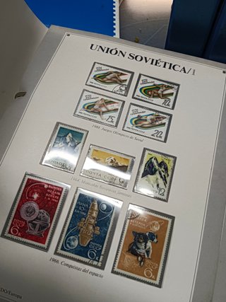 coleccion, SELLOS DEL MUNDO. 8 ARCHIVADORES con fichas y sellos de cada pais, COMPLETA. ORBIS FABBRI