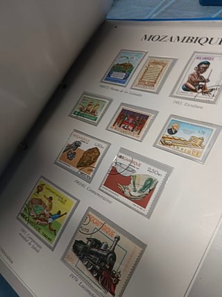 coleccion, SELLOS DEL MUNDO. 8 ARCHIVADORES con fichas y sellos de cada pais, COMPLETA. ORBIS FABBRI