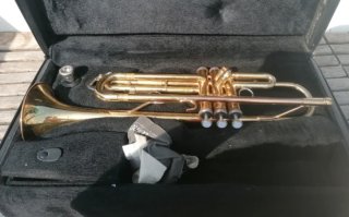 Trompeta Yamaha YTR2330