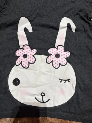 Camiseta niña conejo flores