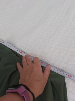 Falda satinada verde oliva talla única