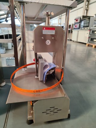 CORTADORA DE HUESOS Y CARNE INDUSTRIAL / NUEVA