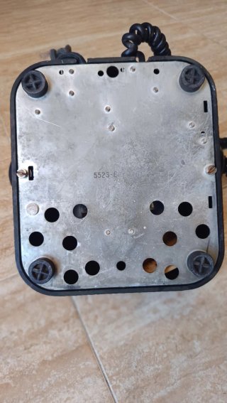 Teléfono antiguo baquelita CTNE 5523-E