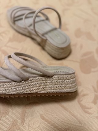 Sandalias cuña alpaca beige