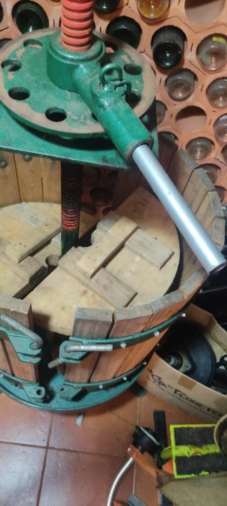 Prensa manual de madera