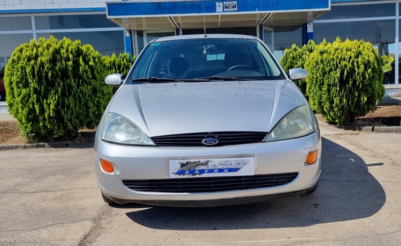 Ford Focus 2000 - foto 1