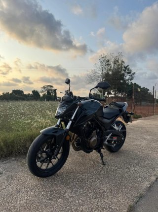 Honda CB 500F Negra