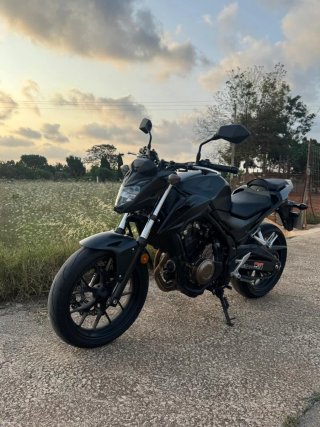 Honda CB 500F Negra