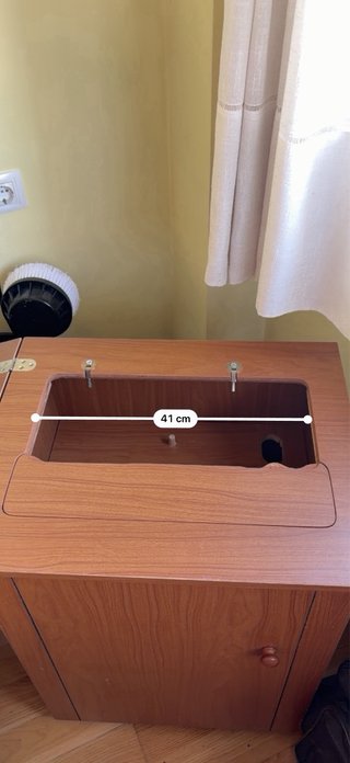 Mueble para máquina de coser de madera