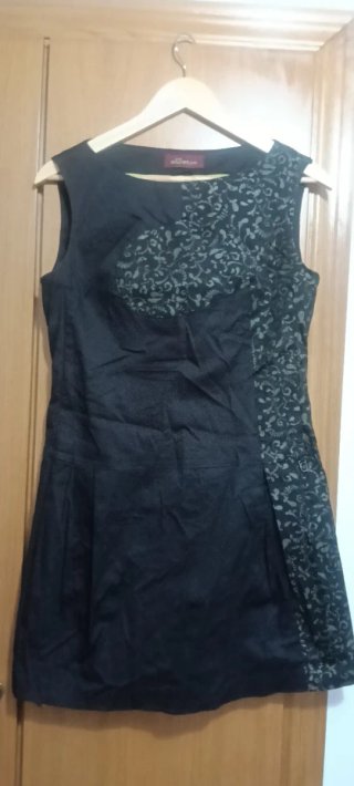 Vestido cortito negro y verde