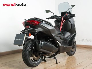 YAMAHA X-MAX 300
