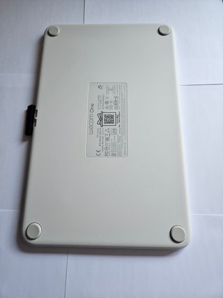 Wacom One 12 DTC121 + Lápiz + Cable USB-C